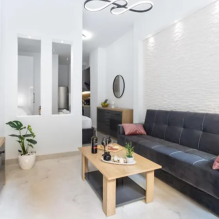 New Glamorous In Downtown * Soluň