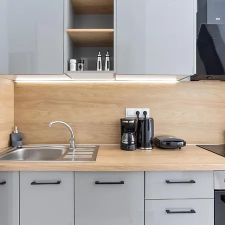 New Glamorous In Downtown Apartment