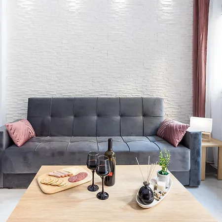 New Glamorous In Downtown *