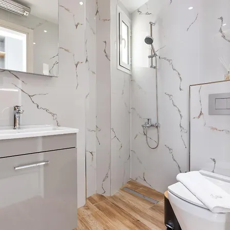New Glamorous In Downtown Apartment Thessaloniki