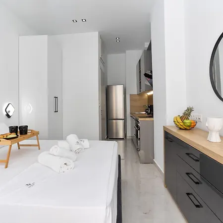 New Glamorous In Downtown Apartment