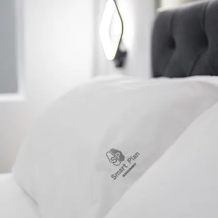 New Glamorous In Downtown Apartment