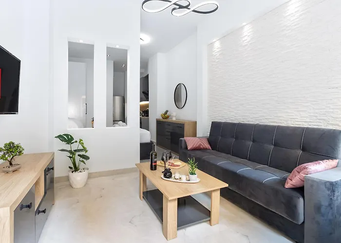 New Glamorous In Downtown * Салоники